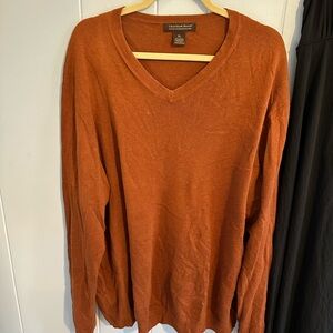 Chatham Road Cotton Cashmere Blend Men's V-Neck Sweater in Warm Rust